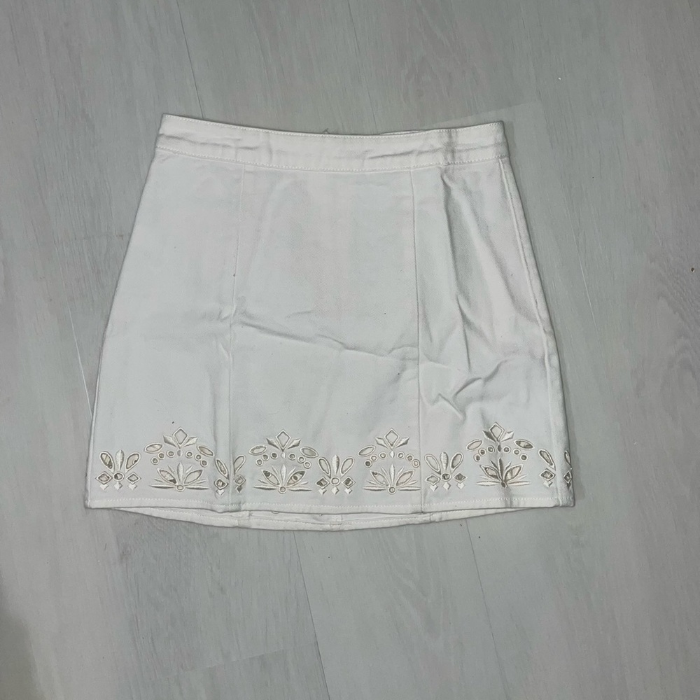 White skirt with designs